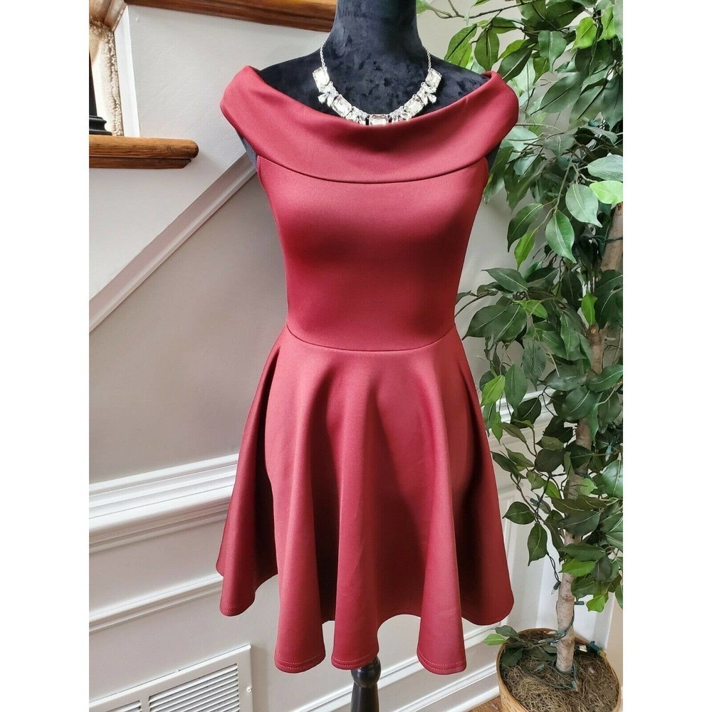 Boohoo Women's Burgundy Polyester Tamsin Off The Shoulders Skater Dress Size 4
